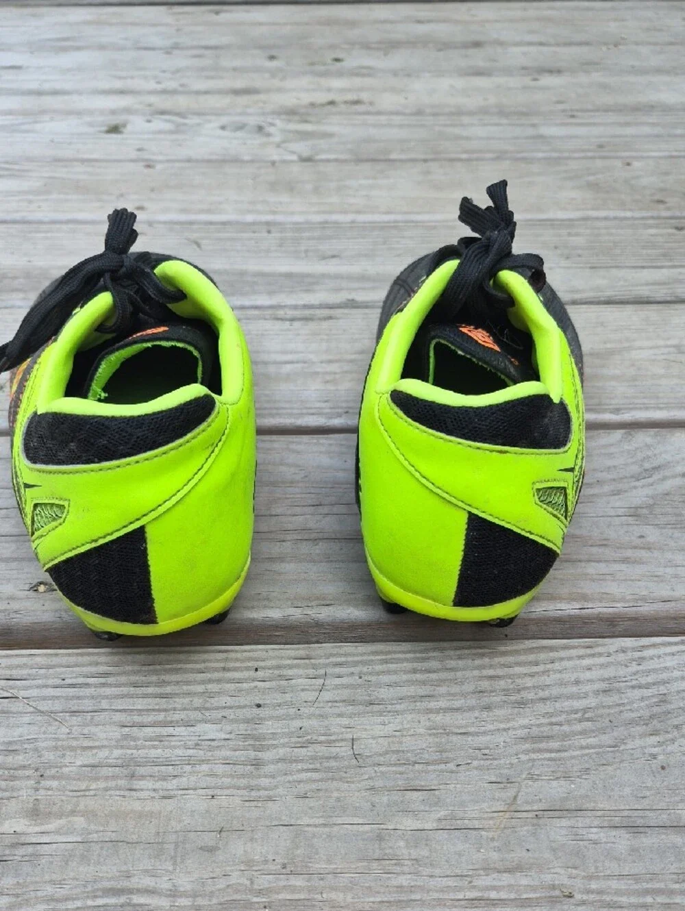Dream Pairs Soccer Cleats